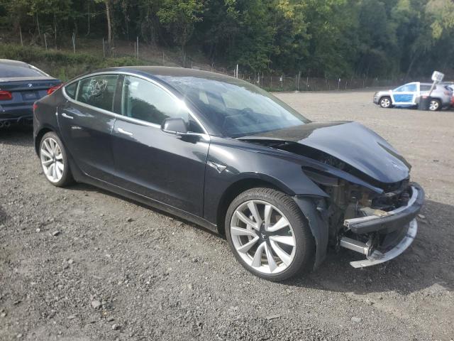 5YJ3E1EA5JF053592 - 2018 TESLA MODEL 3 Schwarz Foto 4