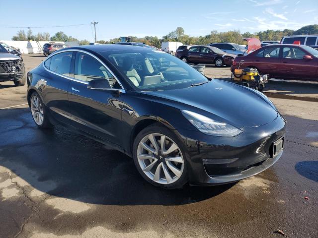 5YJ3E1EB2JF145560 - 2018 TESLA MODEL 3 Siyah fotoğraf 4
