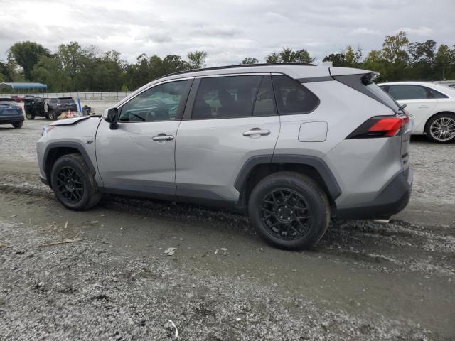 2T3W1RFV0KW056260 - 2019 TOYOTA RAV4 XLE SILVER photo 2