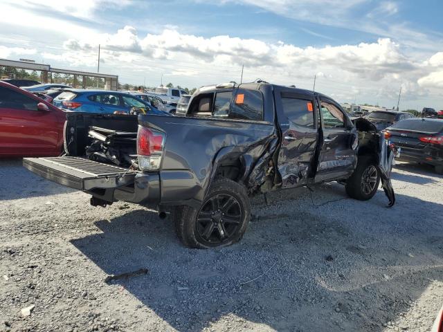 5TFGZ5AN8JX132122 - 2018 TOYOTA TACOMA DOUBLE CAB GRAY photo 3