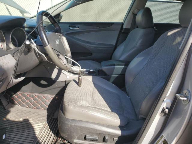 5NPEC4ACXDH591850 - 2013 HYUNDAI SONATA SE SILVER photo 7