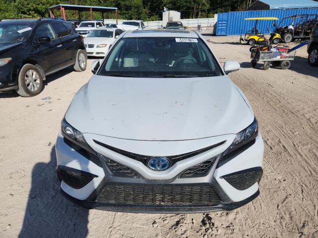 4T1S31AK8PU047880 - 2023 TOYOTA CAMRY SE NIGHT SHADE WHITE photo 5