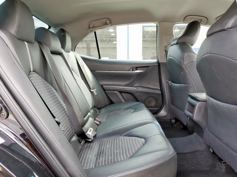 4T1B11HK1JU043530 - 2018 TOYOTA CAMRY L 黑色 照片 10