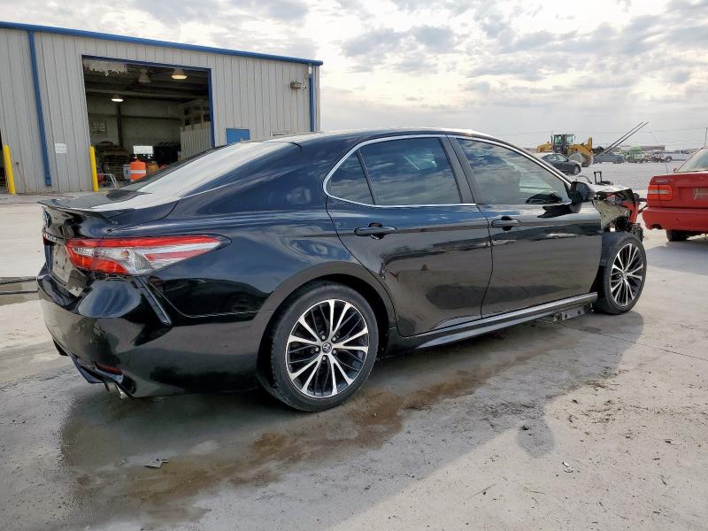 4T1B11HK1JU043530 - 2018 TOYOTA CAMRY L 黑色 照片 3