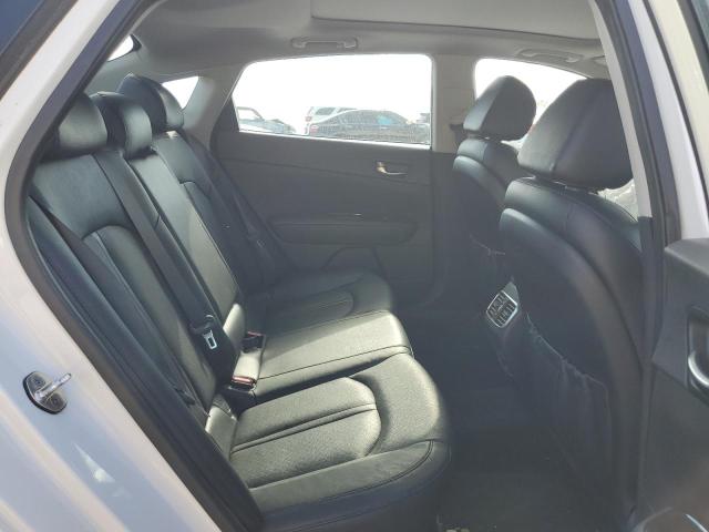 5XXGU4L34GG070562 - 2016 KIA OPTIMA EX WHITE photo 10