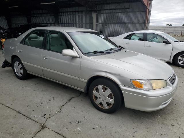 4T1BG22K21U097187 - 2001 TOYOTA CAMRY CE 银色 照片 4