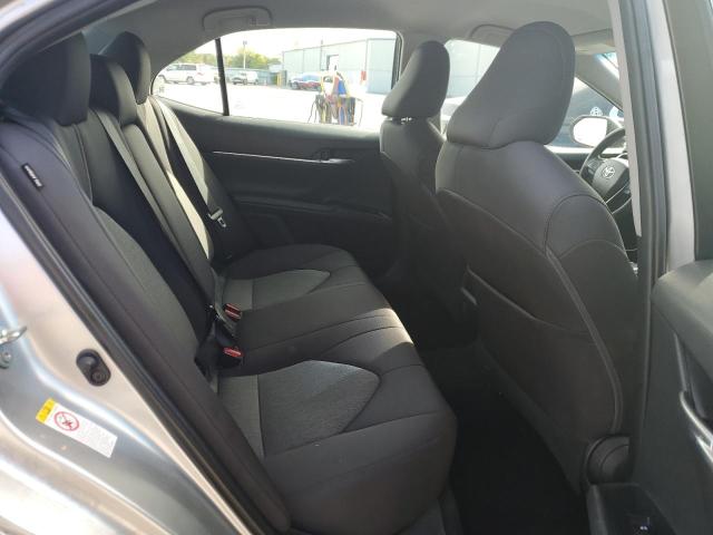 4T1B11HK3JU122374 - 2018 TOYOTA CAMRY L SILVER photo 10