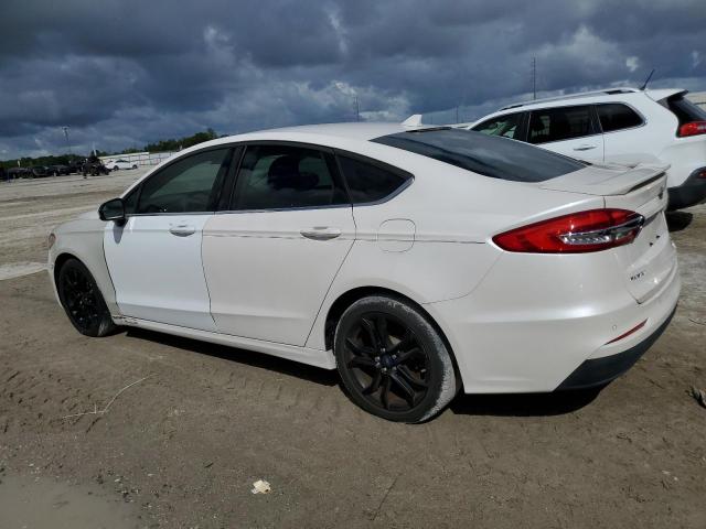 3FA6P0HD1KR127944 - 2019 FORD FUSION SE WHITE photo 2