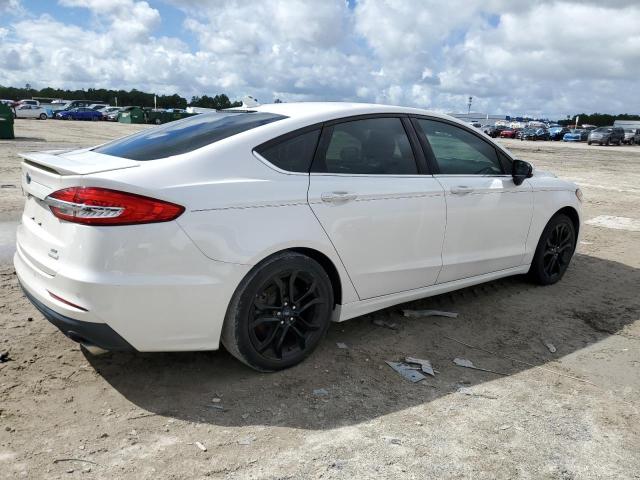 3FA6P0HD1KR127944 - 2019 FORD FUSION SE WHITE photo 3