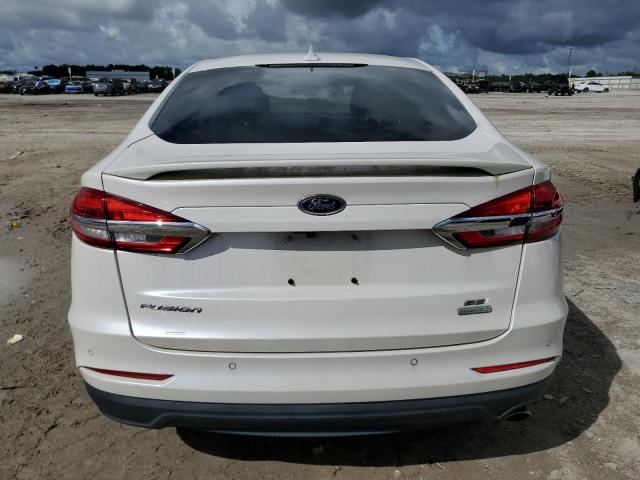 3FA6P0HD1KR127944 - 2019 FORD FUSION SE WHITE photo 6