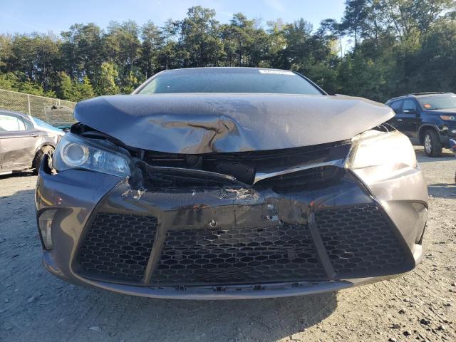 4T1BF1FK8HU374832 - 2017 TOYOTA CAMRY LE GRAY photo 5