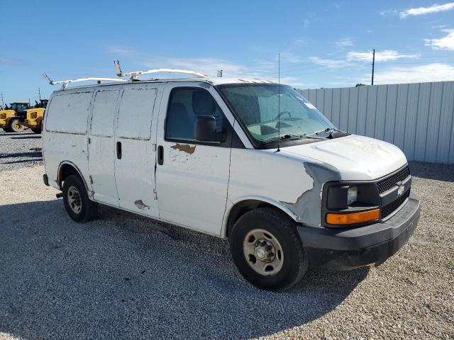 1GCGG25C391128166 - 2009 CHEVROLET EXPRESS G2 WHITE photo 4