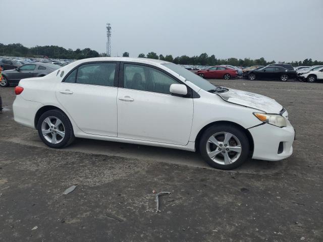 5YFBU4EE3DP126115 - 2013 TOYOTA COROLLA BASE Beyaz fotoğraf 4