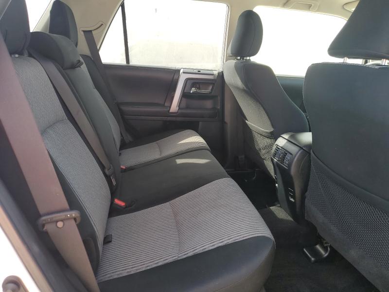 JTEZU5JRXJ5174017 - 2018 TOYOTA 4RUNNER SR5 Ақ фото 10