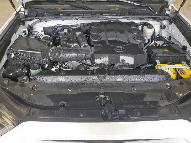 JTEZU5JRXJ5174017 - 2018 TOYOTA 4RUNNER SR5 Ақ фото 11