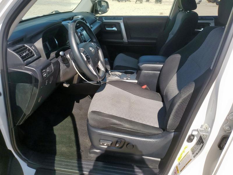 JTEZU5JRXJ5174017 - 2018 TOYOTA 4RUNNER SR5 Ақ фото 7