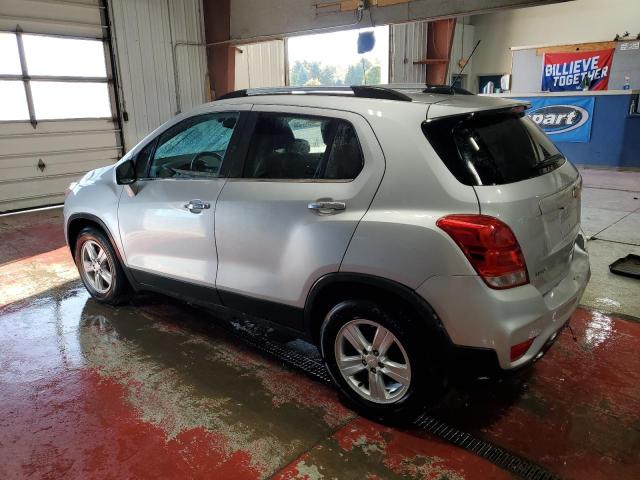 3GNCJLSB9KL327648 - 2019 CHEVROLET TRAX 1LT Argent photo 2