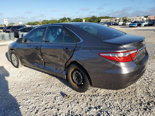 4T1BF1FK5FU498201 - 2015 TOYOTA CAMRY LE GRAY photo 2