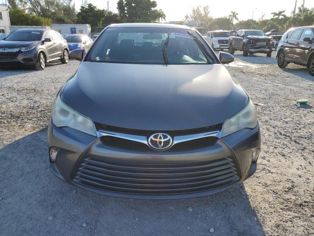 4T1BF1FK5FU498201 - 2015 TOYOTA CAMRY LE GRAY photo 5