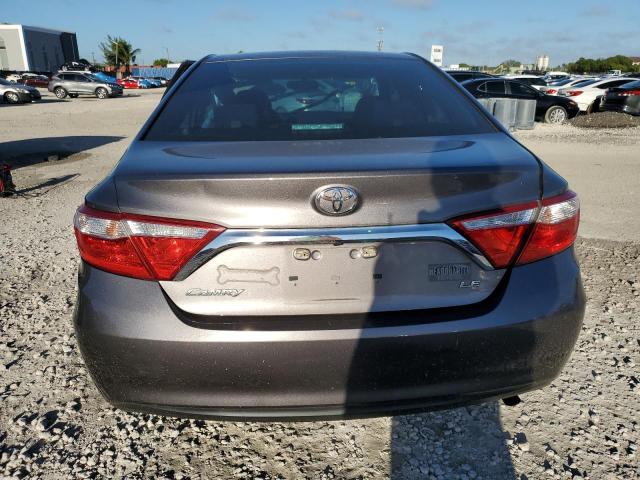 4T1BF1FK5FU498201 - 2015 TOYOTA CAMRY LE GRAY photo 6