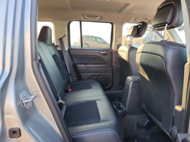 1C4NJPBA4GD706375 - 2016 JEEP PATRIOT SPORT SILVER photo 10