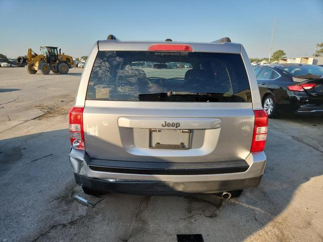 1C4NJPBA4GD706375 - 2016 JEEP PATRIOT SPORT SILVER photo 6