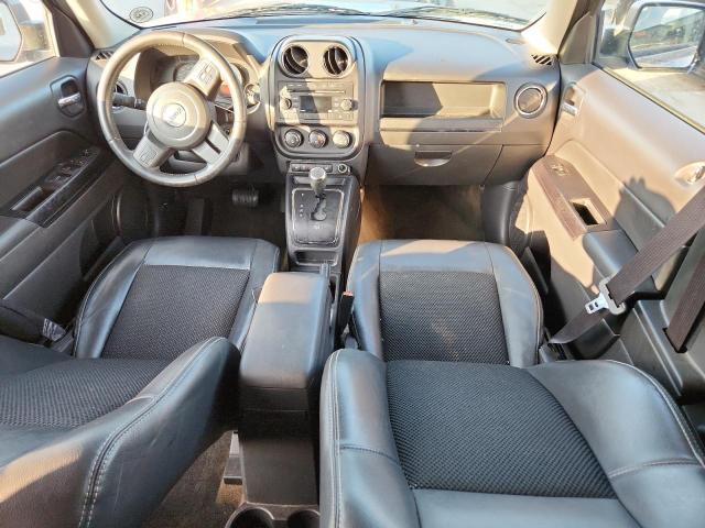 1C4NJPBA4GD706375 - 2016 JEEP PATRIOT SPORT SILVER photo 8