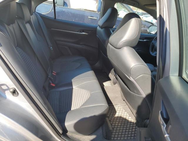 4T1G11AK7NU668455 - 2022 TOYOTA CAMRY SE Silber Foto 10