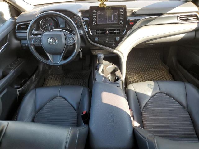 4T1G11AK7NU668455 - 2022 TOYOTA CAMRY SE Silber Foto 8