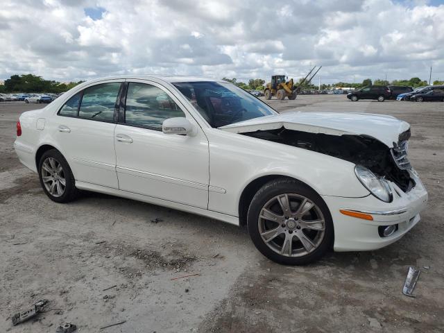 WDBUF87X39B370666 - 2009 MERCEDES-BENZ E 350 4MATIC WHITE photo 4
