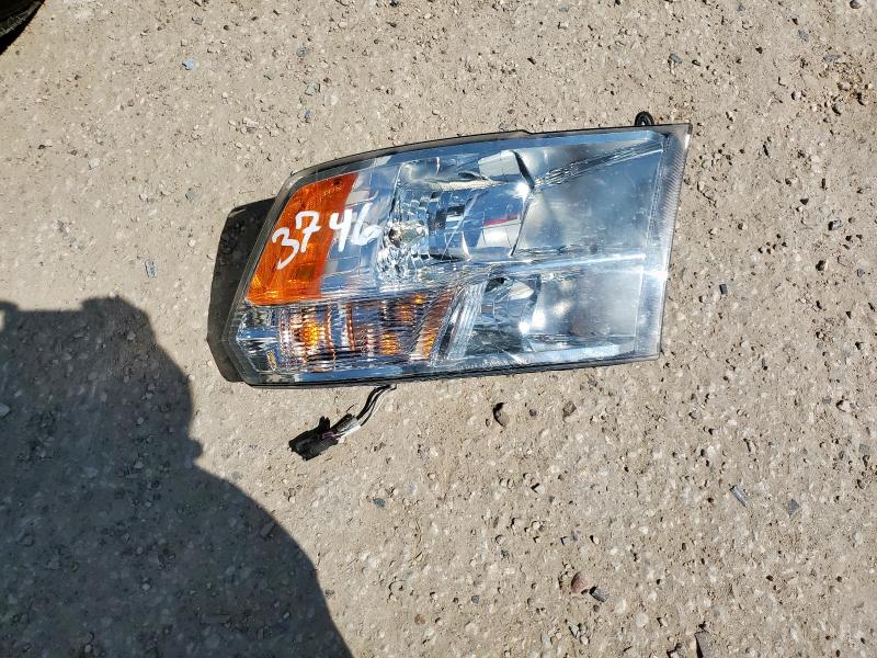 1C6RR6FG0JS315463 - 2018 RAM 1500 ST Weiß Foto 12