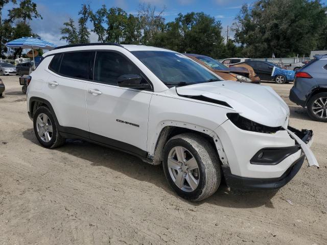3C4NJCBB0NT137629 - 2022 JEEP COMPASS LATITUDE თეთრი ფოტო 4