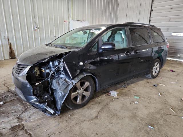 2016 TOYOTA SIENNA LE, 