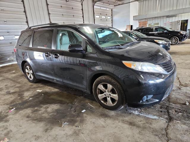 5TDKK3DC3GS719694 - 2016 TOYOTA SIENNA LE ლურჯი ფოტო 4
