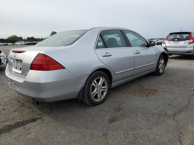 1HGCM56357A202693 - 2007 HONDA ACCORD SE SILVER photo 3