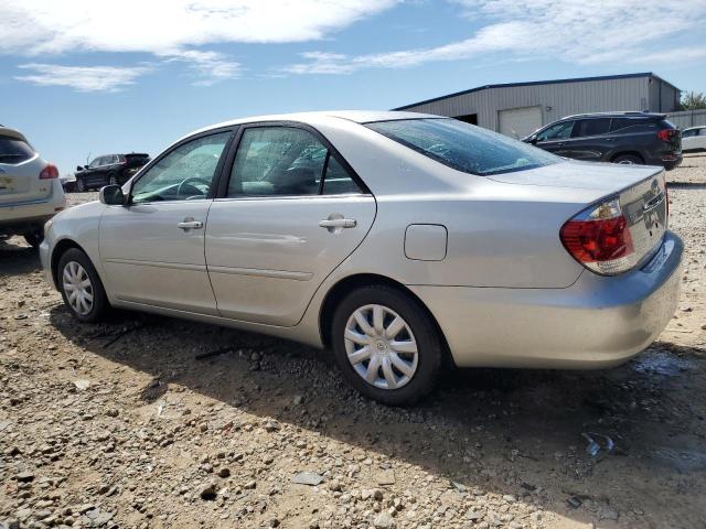 4T1BE32K45U095815 - 2005 TOYOTA CAMRY LE 银色 照片 2
