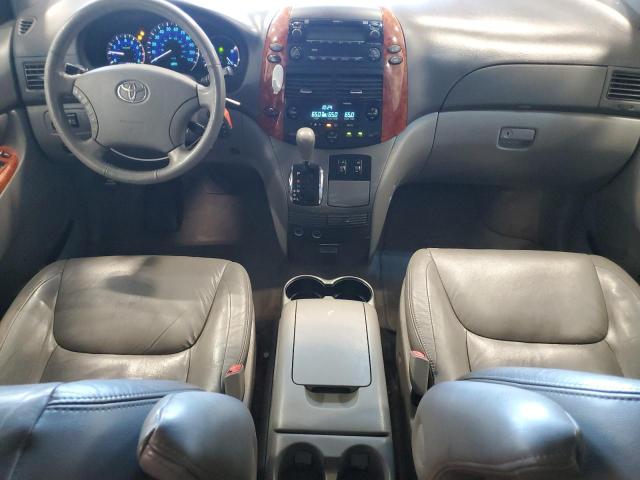 5TDYK4CC3AS312905 - 2010 TOYOTA SIENNA XLE SILVER photo 8