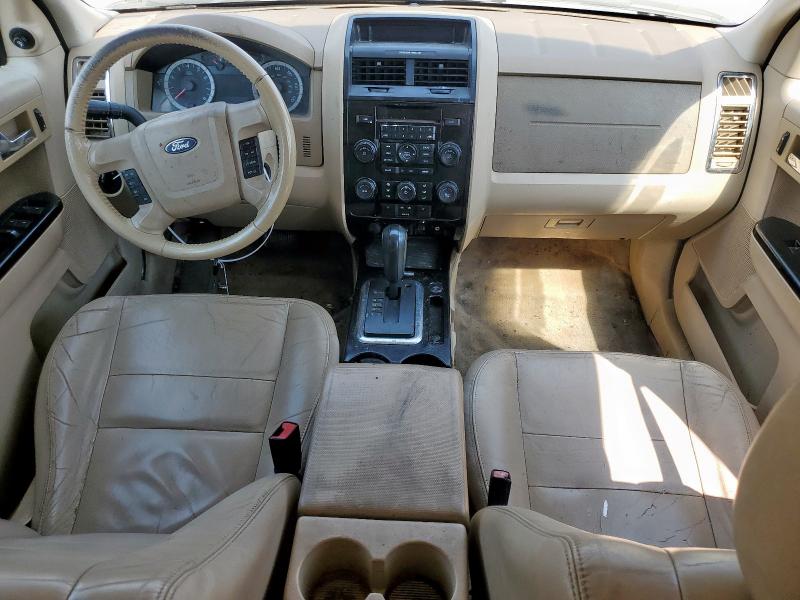 1FMCU0EG9BKA55606 - 2011 FORD ESCAPE LIMITED 白色 照片 8