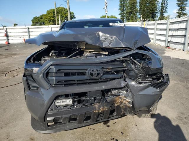 3TMLB5JNXSM095259 - 2025 TOYOTA TACOMA DOUBLE CAB GRAY photo 5