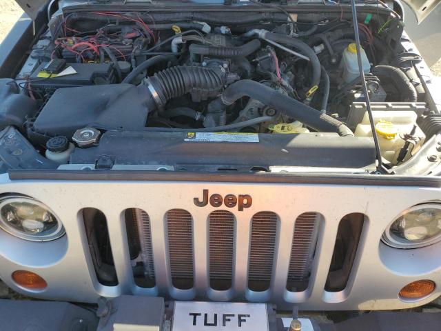 1J8GA591X8L575746 - 2008 JEEP WRANGLER UNLIMITED SAHARA SILVER photo 12