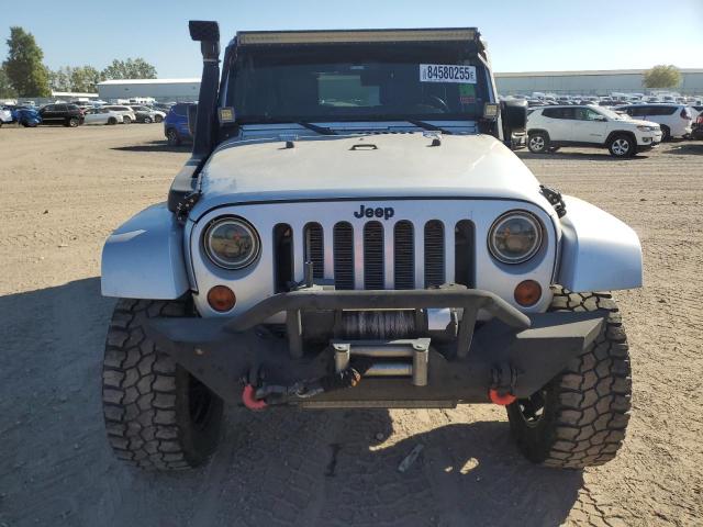 1J8GA591X8L575746 - 2008 JEEP WRANGLER UNLIMITED SAHARA SILVER photo 5