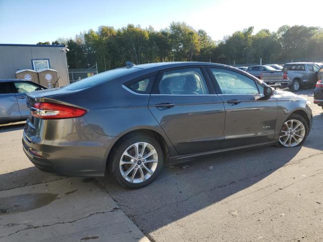 3FA6P0LU2KR104860 - 2019 FORD FUSION SE GRAY photo 3