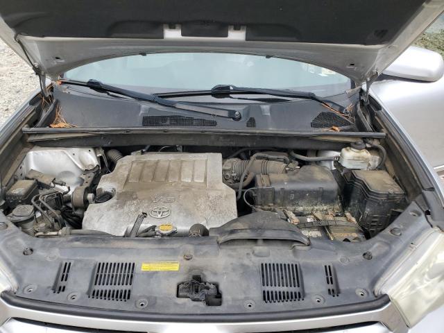 5TDBK3EH1BS042387 - 2011 TOYOTA HIGHLANDER BASE SILVER photo 12