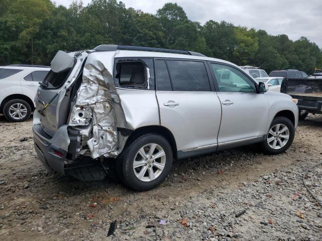 5TDBK3EH1BS042387 - 2011 TOYOTA HIGHLANDER BASE SILVER photo 3