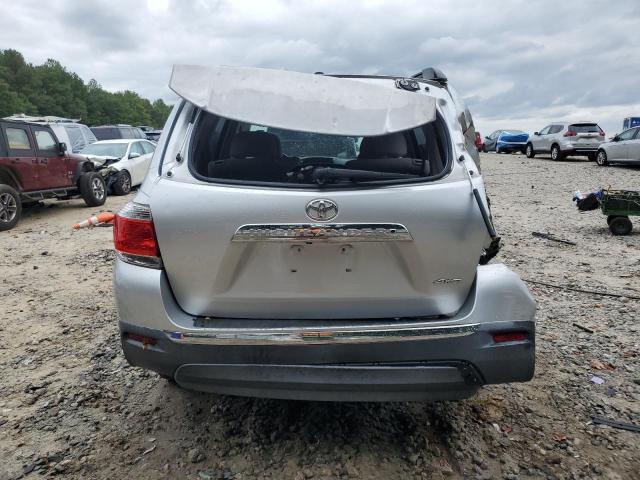 5TDBK3EH1BS042387 - 2011 TOYOTA HIGHLANDER BASE SILVER photo 6