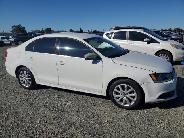 3VWD07AJ1EM304960 - 2014 VOLKSWAGEN JETTA SE WHITE photo 4