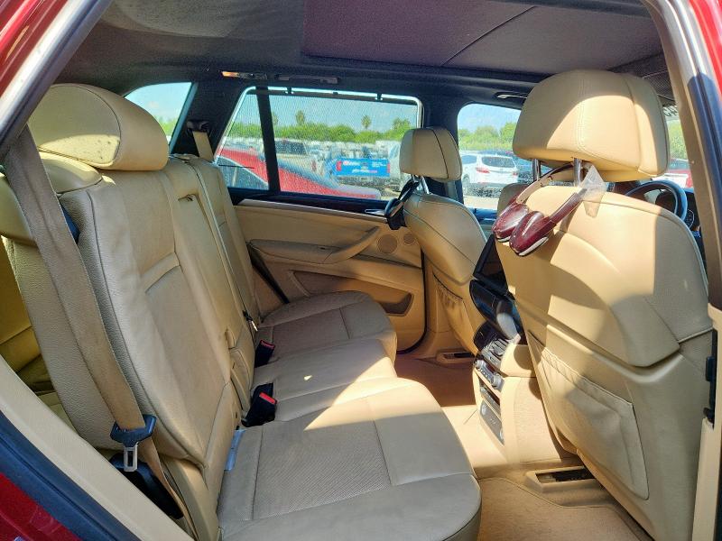 5UXZV8C51DL899372 - 2013 BMW X5 XDRIVE50I 栗色 照片 11