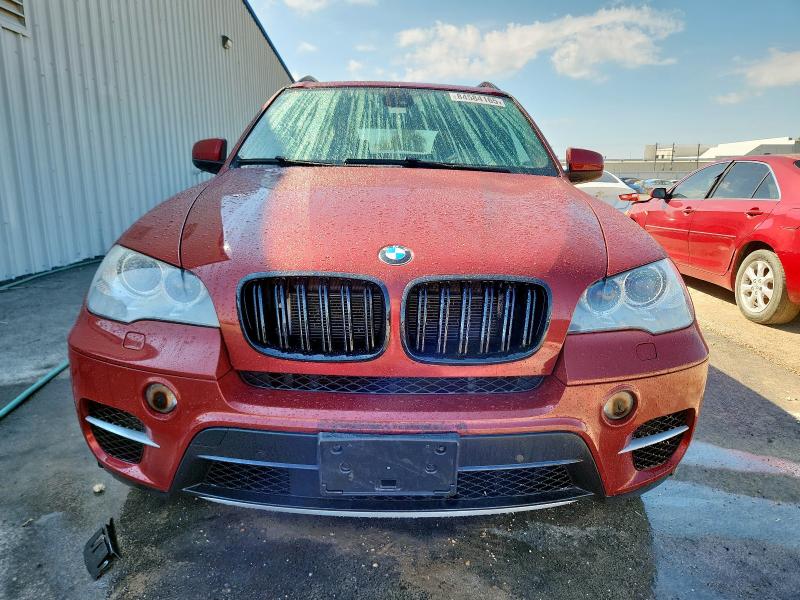 5UXZV8C51DL899372 - 2013 BMW X5 XDRIVE50I 栗色 照片 5