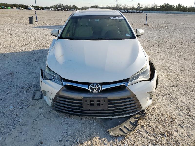 4T1BK1FK1GU571352 - 2016 TOYOTA CAMRY XSE WHITE photo 5