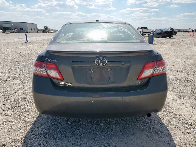 4T1BF3EK0AU534236 - 2010 TOYOTA CAMRY BASE 灰色 照片 6